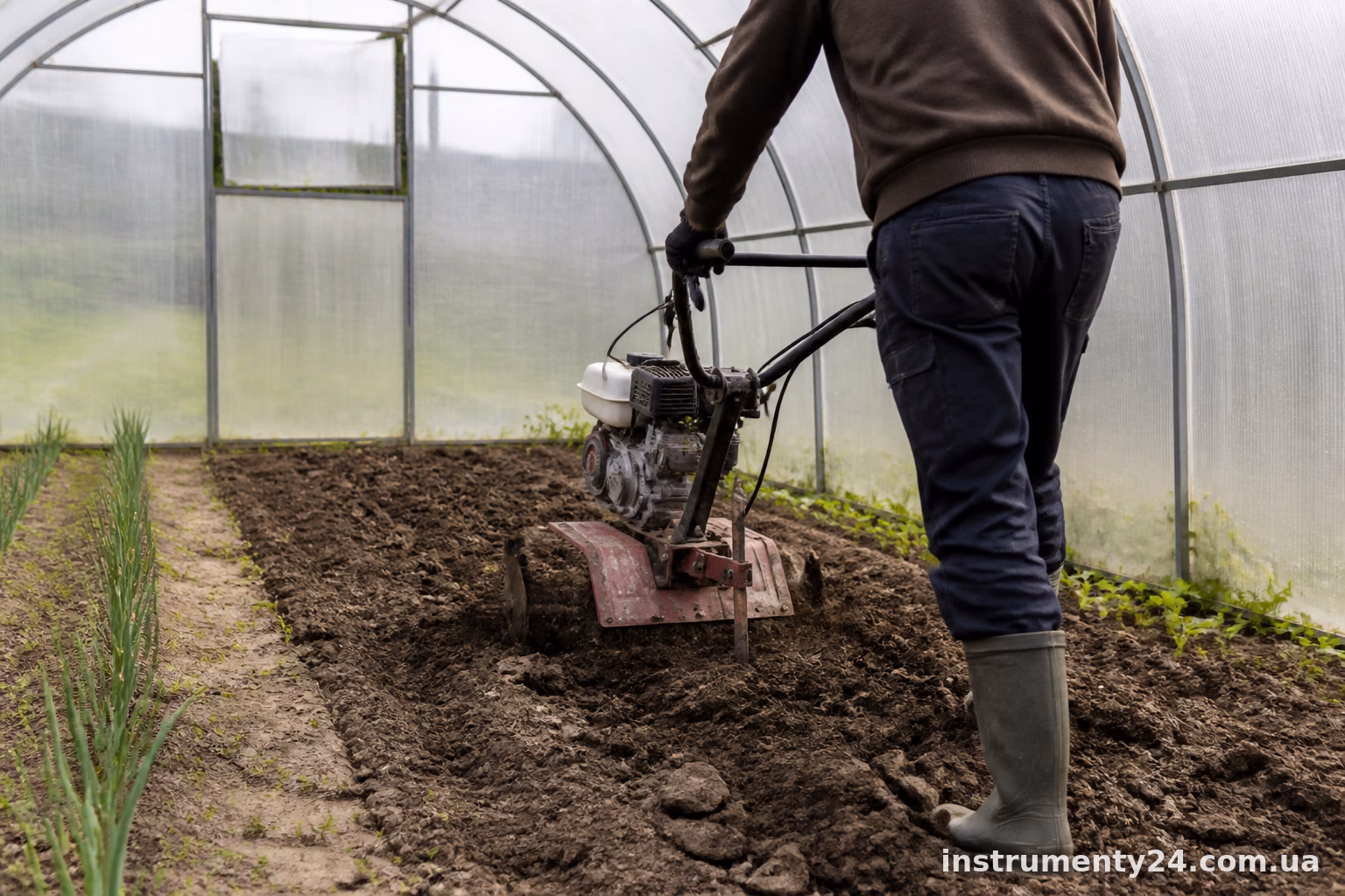 Альтернативи мотоблоку для невеликих теплиць