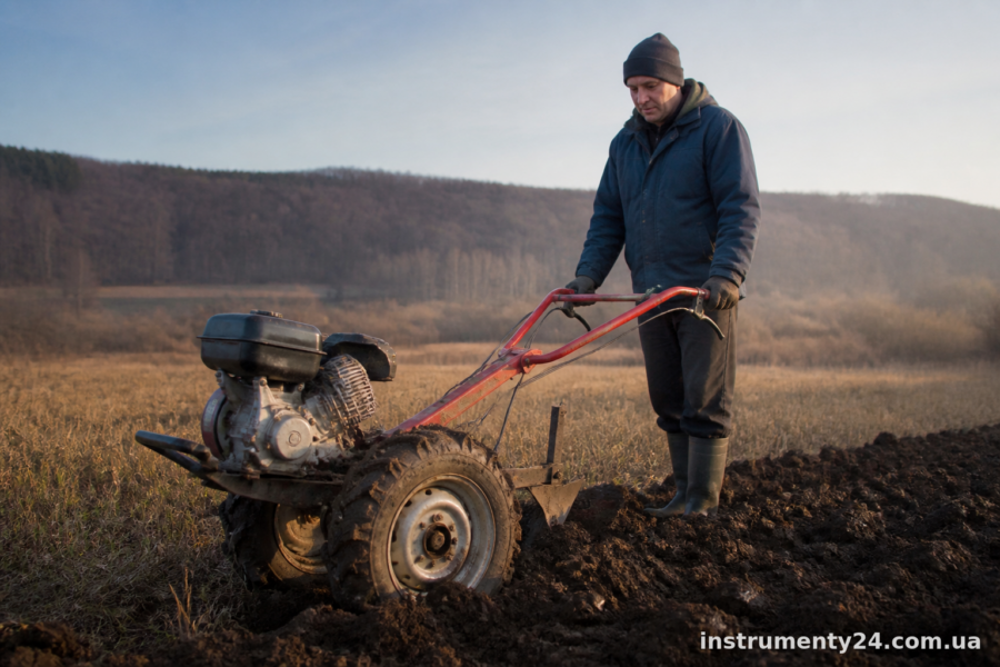 На що дивитись при виборі мотоблока для оранки цілини